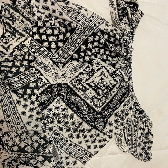 Off the shoulder blouse - Picture 2 of 2